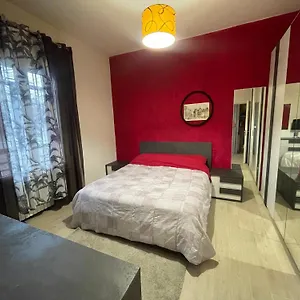 The Red Apartment2 Milano